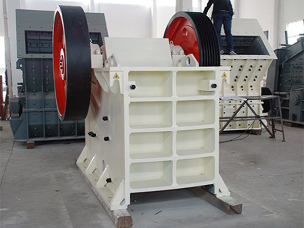 69破碎機(jī)，是PE系列顎式破碎機(jī)中的一個(gè)常用型號(hào)