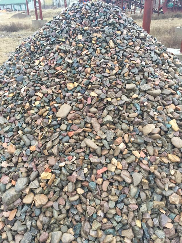 河砂一砂難求，機(jī)制砂“走紅”，你不了解可不行！