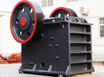 粗碎設(shè)備：顎式破碎機(jī)