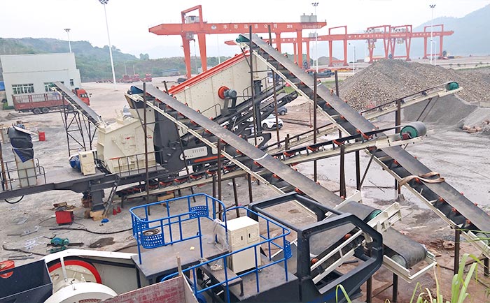 移動(dòng)破碎站設(shè)備多機(jī)聯(lián)合作業(yè)