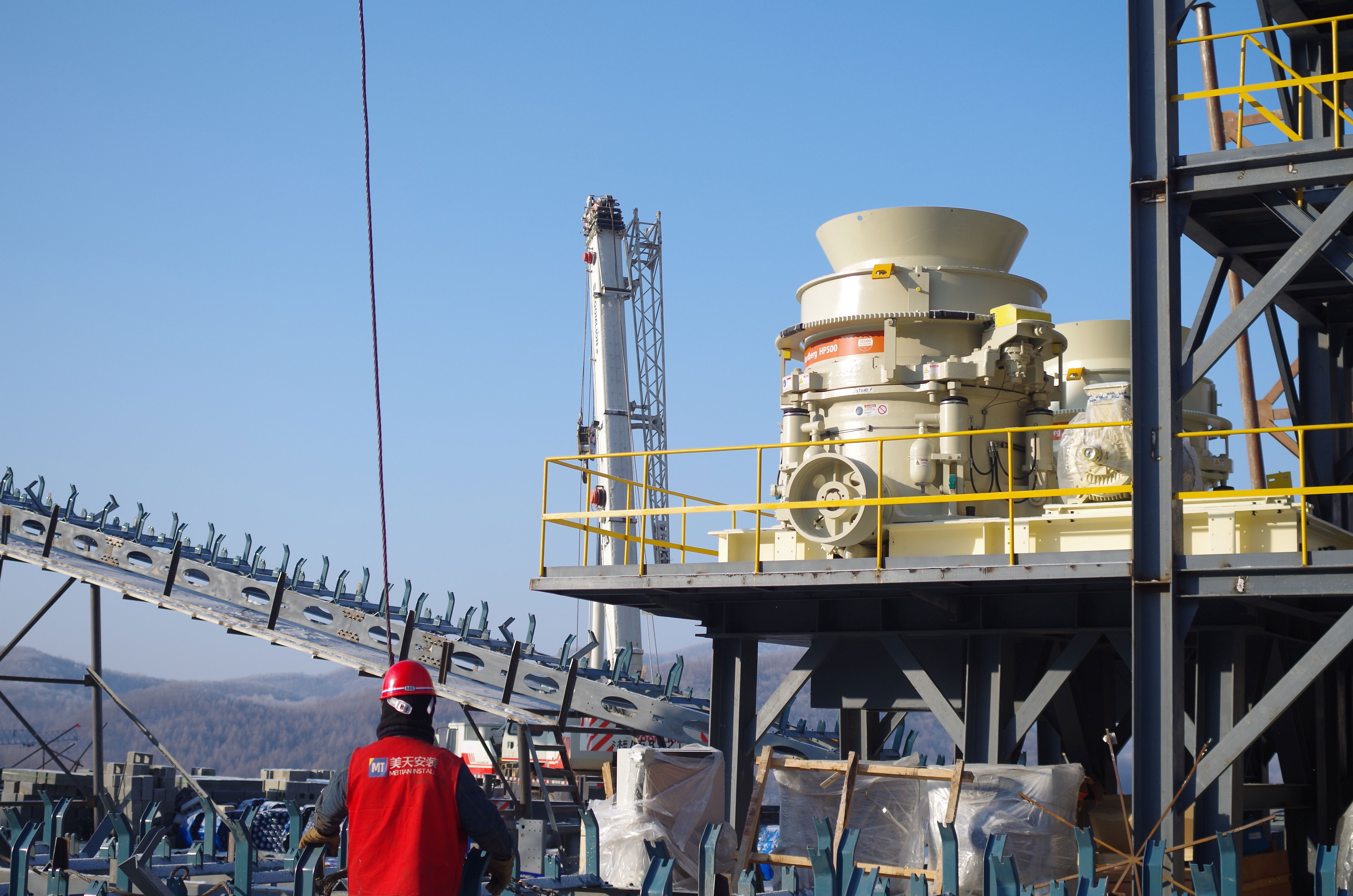 時(shí)產(chǎn)200噸花崗巖骨料都需要哪些破碎機(jī)