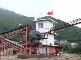 用立軸式?jīng)_擊破碎機(jī)制砂的好處